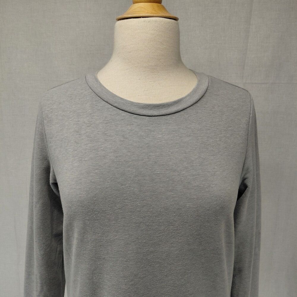 Under Armour LS Light Gray Sweatshirt w/ Hem Detail SZ M - Picture 3 of 6